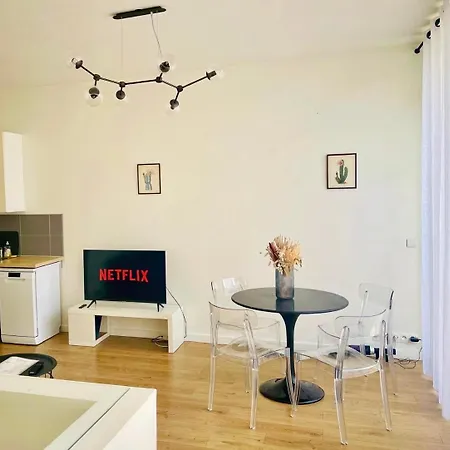 Maison 50 M2, A 5 Minutes De Paris Et Ideal Pour Apartment